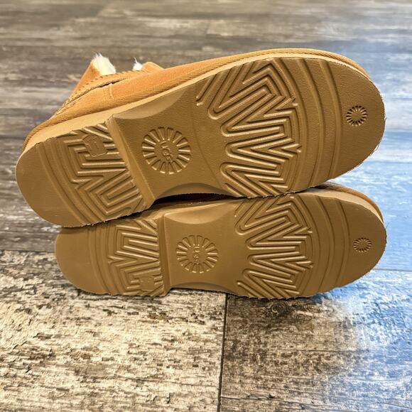 UGG Boots‎ Shoes Womens Size 7 Chestnut Sheepskin Fleece Lined Classic Australia - Picture 10 of 14